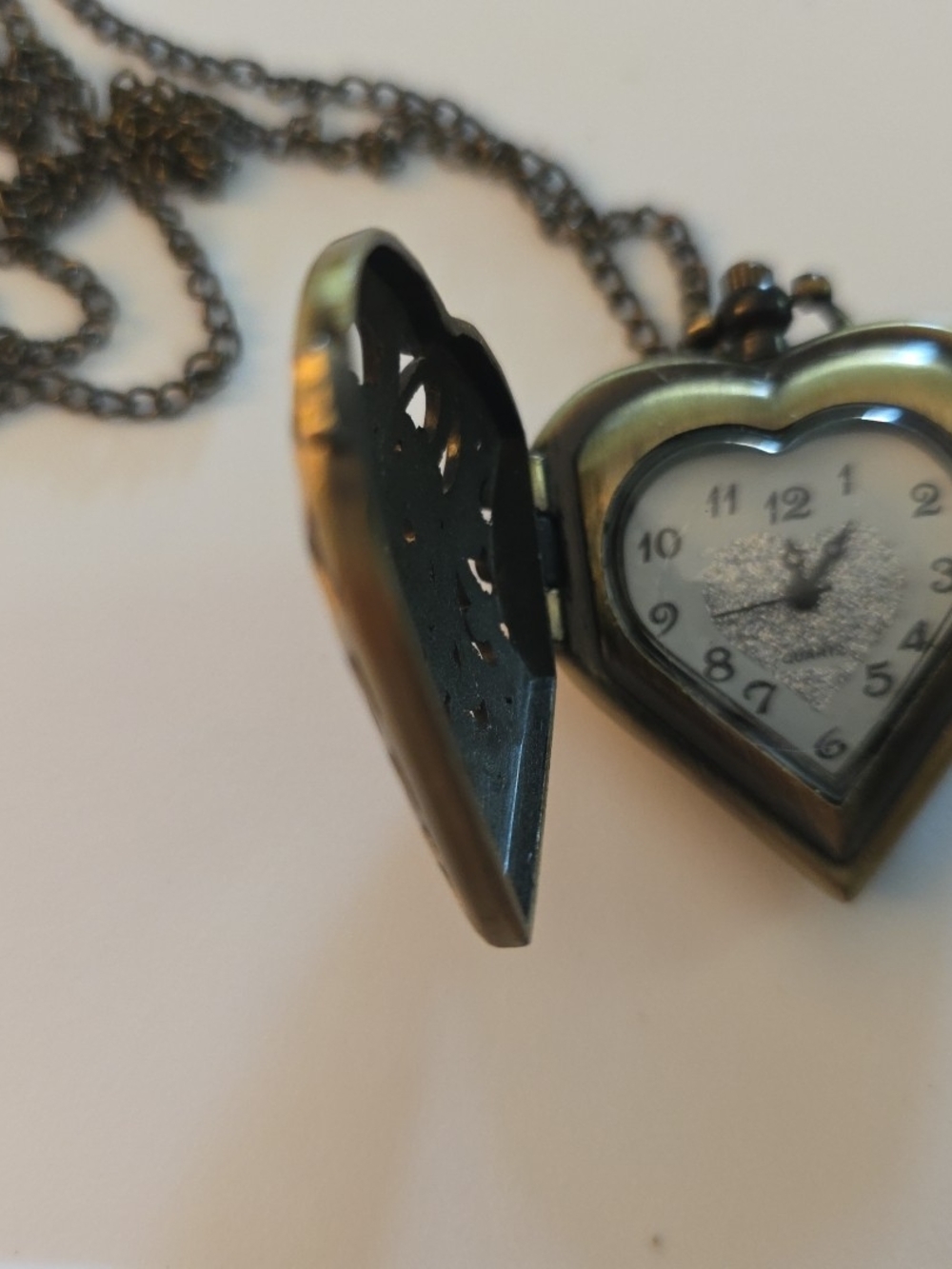 Antique-Style Heart Locket Necklace in Bronze Works### - Picture 4 of 9